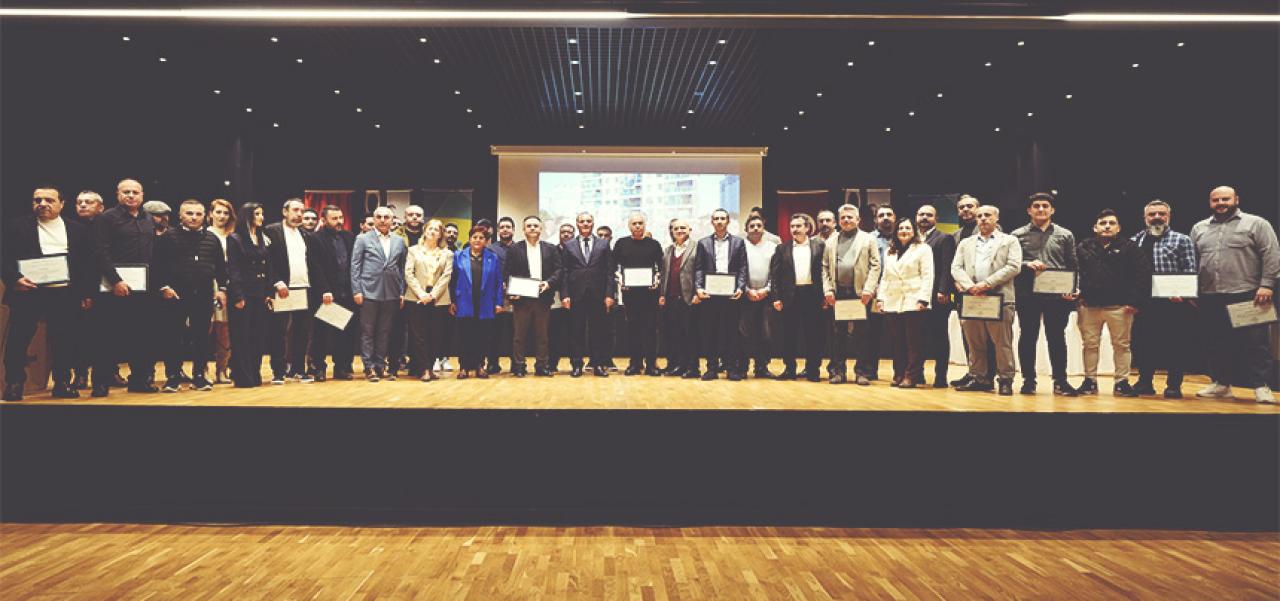 BEYLİKDÜZÜ’NDE ATIK YAĞ ÜRETİCİLERİNE TEŞEKKÜR BELGESİ VERİLDİ