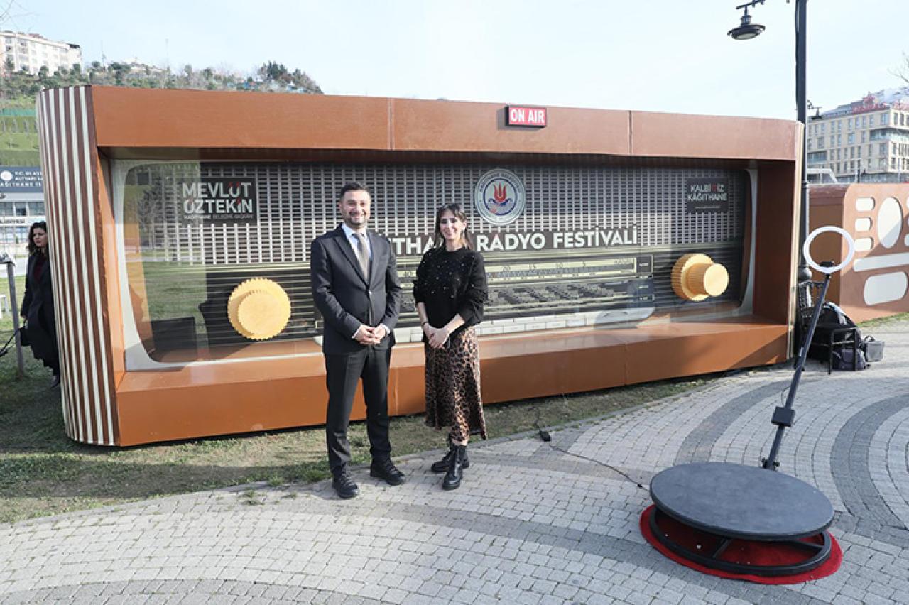 TÜRKİYE'NİN EN ÇOK DİNLENEN RADYOCULARI KAĞITHANE'DE