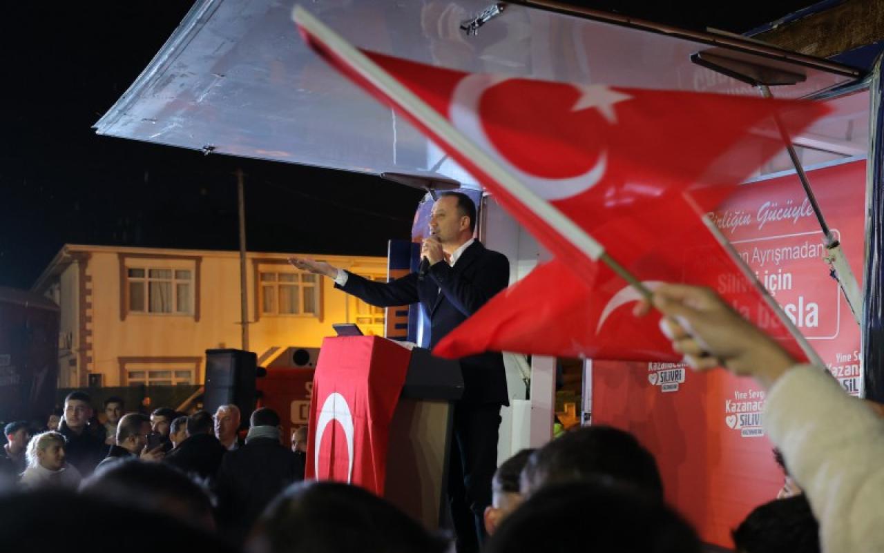 BAŞKAN YILMAZ GÜMÜŞYAKA’DA SESLENDİ: “SOSYAL BELEDİYECİLİĞİN KİTABINI YAZDIK”