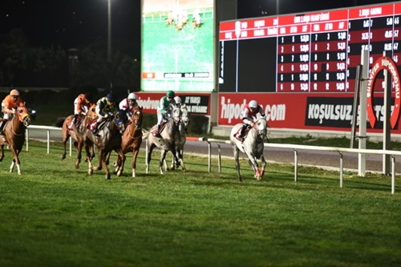 Muhittin Ekiz Koşusu'nu üst üste 2. kez Pıtır kazandı