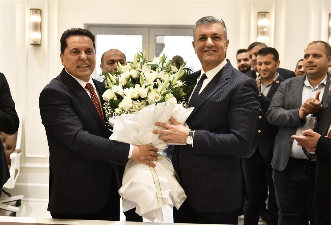 Esenyurt Belediye Başkanı Prof. Dr. Ahmet Özer Mazbatasını Aldı