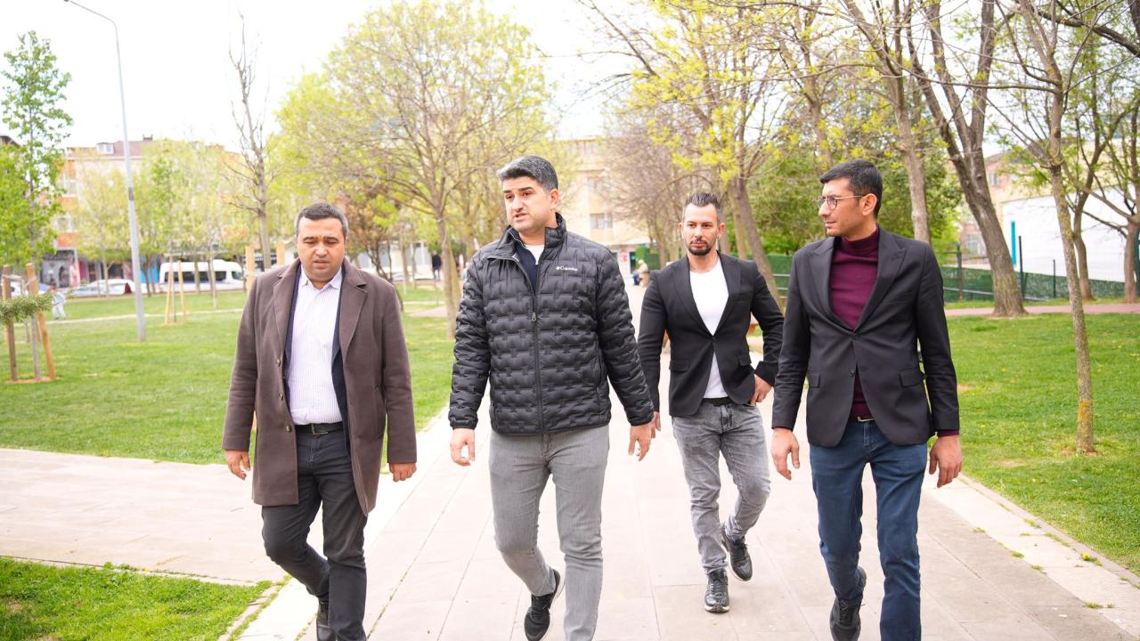 BAŞKAN ADIGÜZEL’DEN PAZAR MESAİSİ