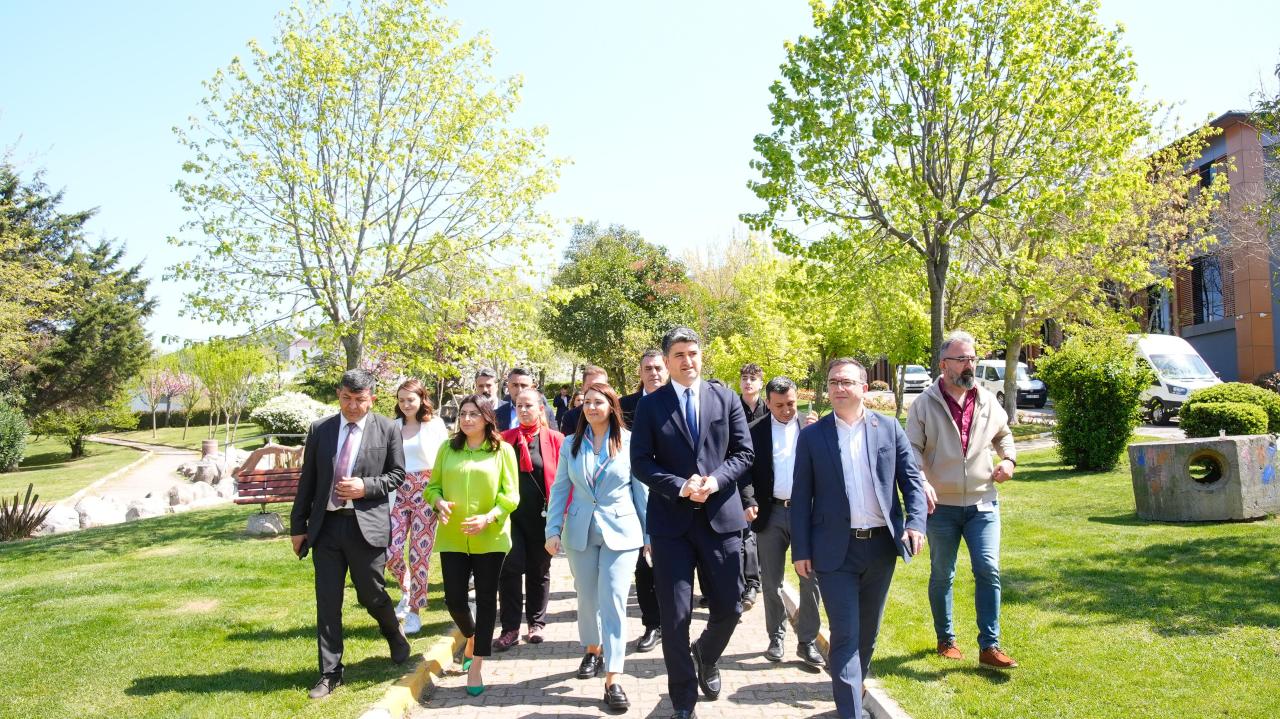 BAŞKAN ADIGÜZEL’DEN DARÜLACEZE’YE BAYRAM ZİYARETİ