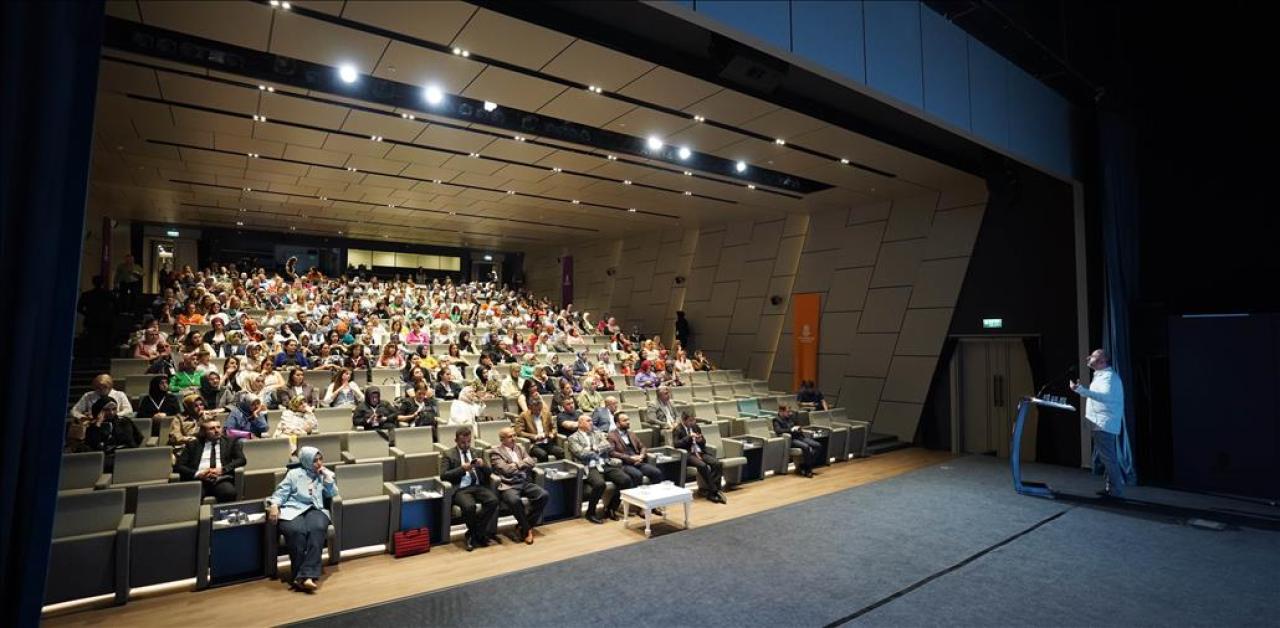 BAŞAKŞEHİR’DE “ÇOCUKLARLA FELSEFE ZİRVESİ” YAPILDI