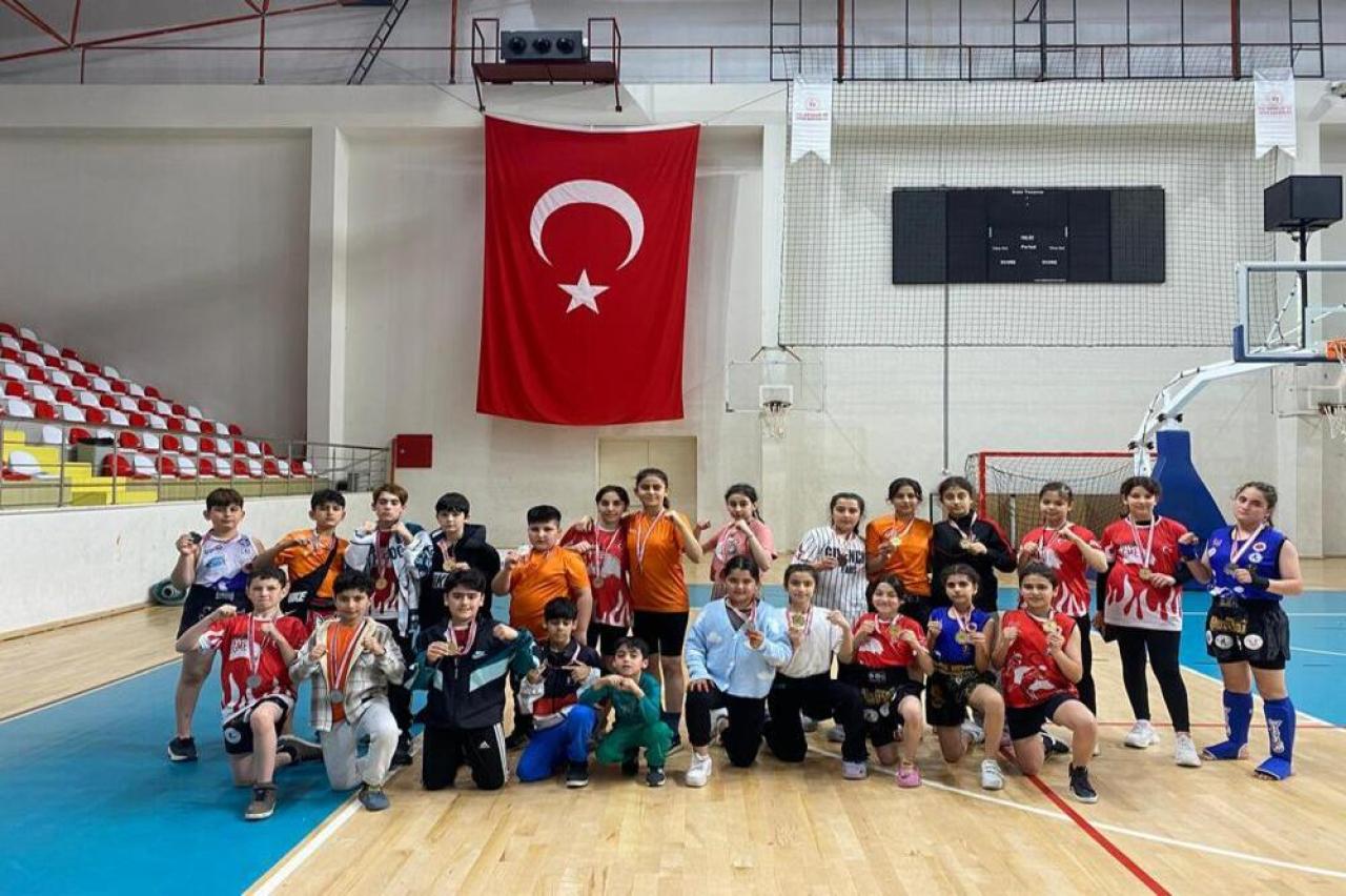 Avcılar Belediyesi Spor Kulübü Madalyaya Doymuyor