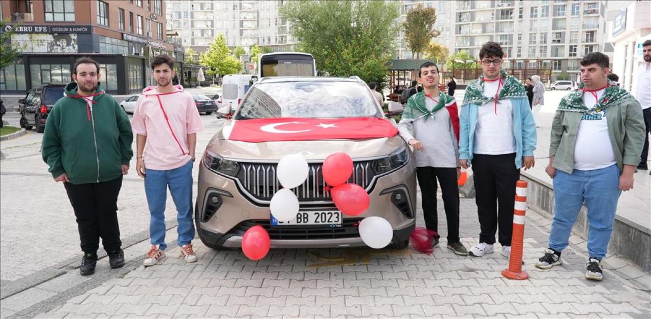 BAŞAKŞEHİR’İN ÖZEL GENÇLERİ TOGG’LA VATAN NÖBETİNE GİTTİ