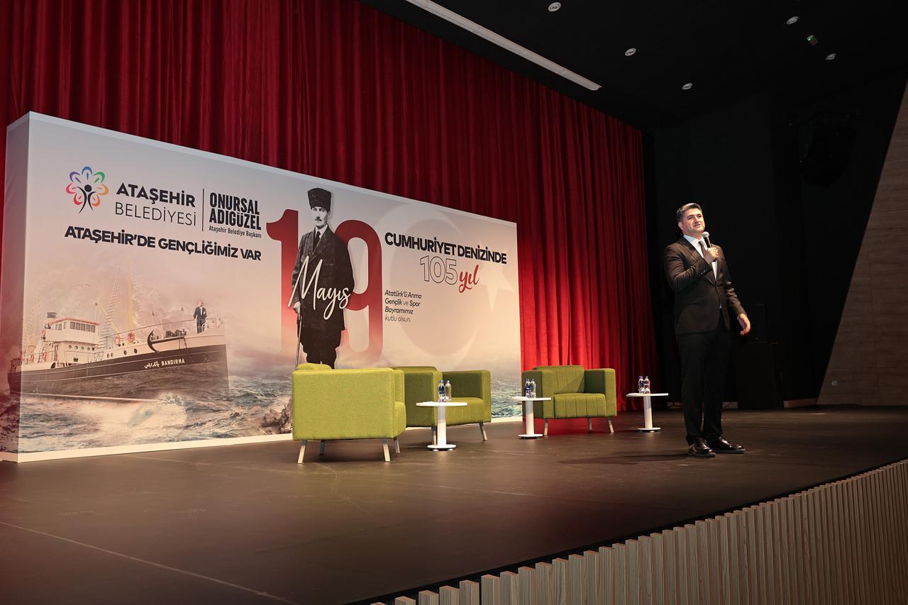 ATAŞEHİR’DE “CUMHURİYET DENİZİNDE 105 YIL” SÖYLEŞİSİ; TARİH, SPOR VE SANAT DOLU GEÇTİ