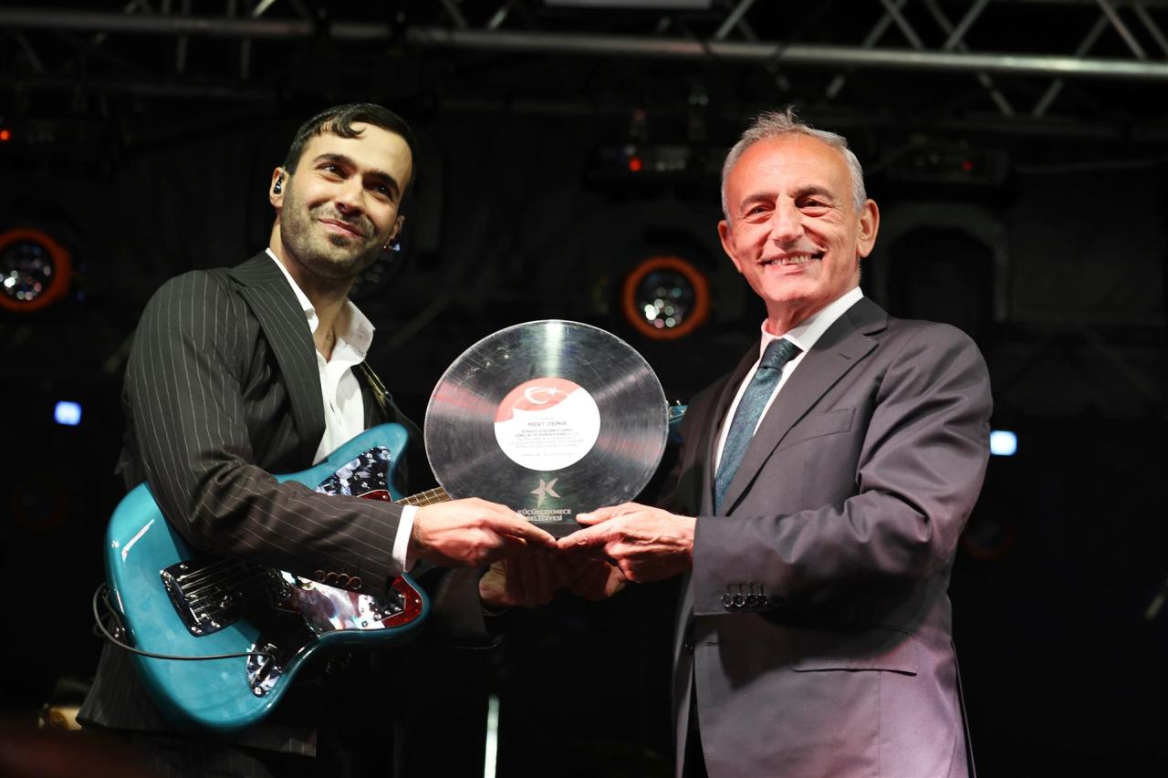 19 MAYIS’TA MERT DEMİR COŞKUSU