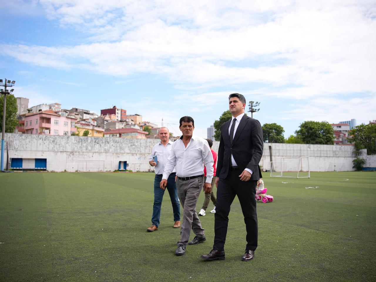 BAŞKAN ADIGÜZEL, KURBAĞALIDERE YAŞAM VADİSİ KAPSAMINDA YENİLENECEK OLAN YENİSAHRA STADI’NI İNCELEDİ