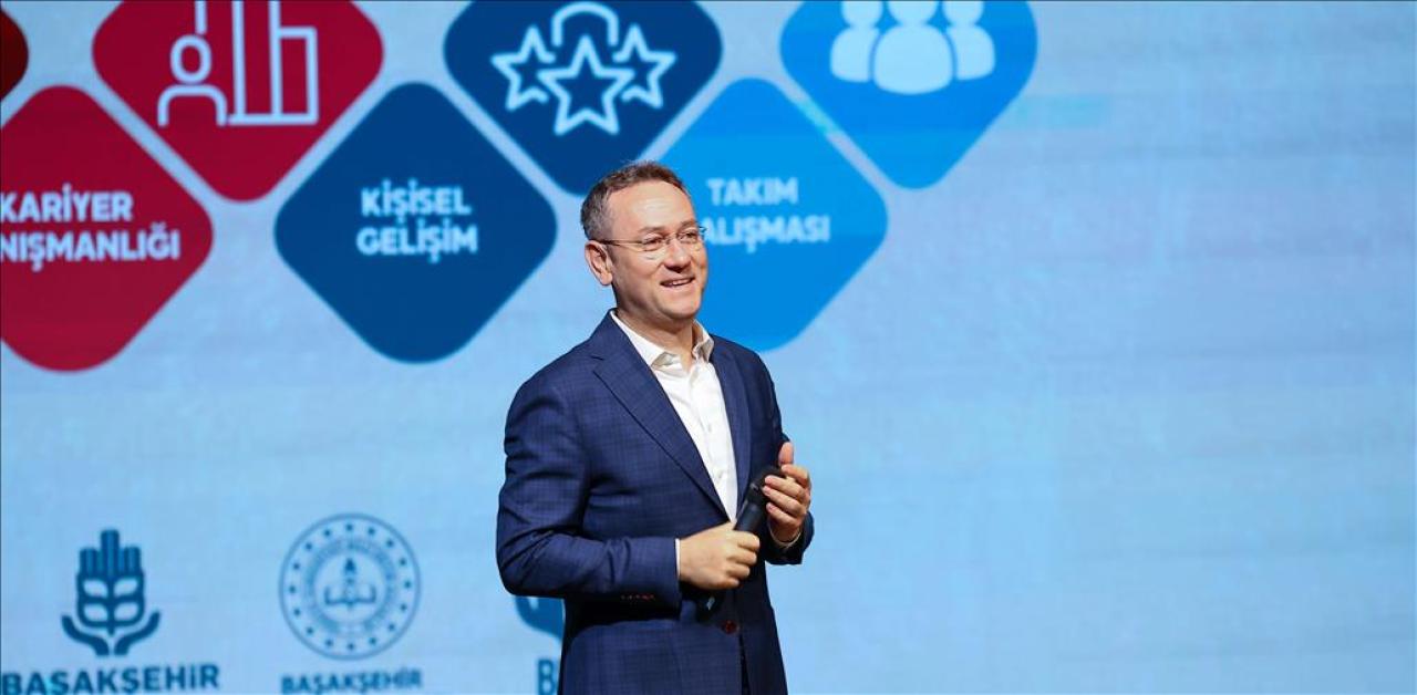 BAŞKAN KARTOĞLU: “KARİYER YOLUNDA PROFESYONEL DESTEK ÇOK ÖNEMLİ”