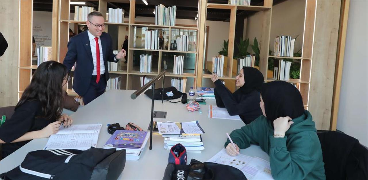 BAŞKAN KARTOĞLU GENÇLİK YATIRIMLARINI ANLATTI