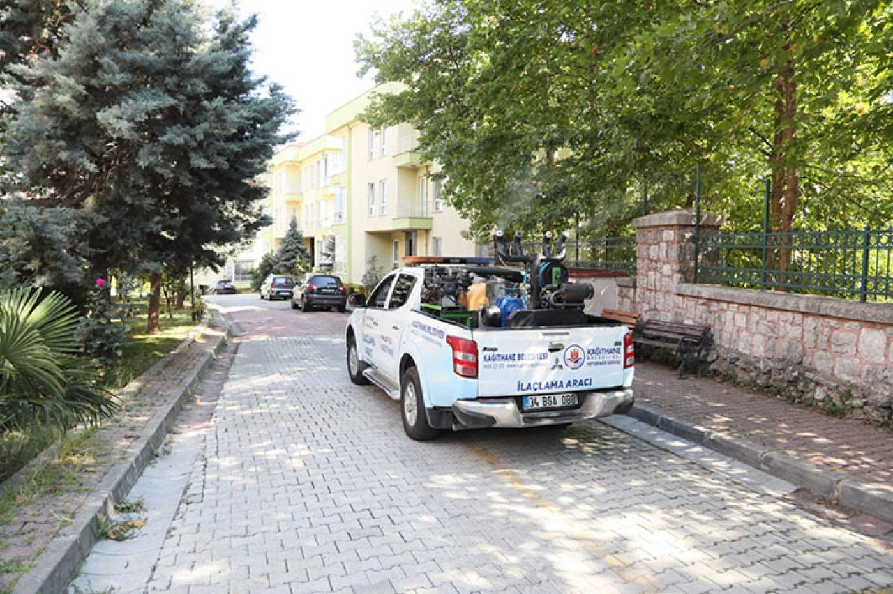 HAŞERE VE SİNEKLERLE MÜCADELE İÇİN İLAÇLAMA EKİPLERİ SAHADA