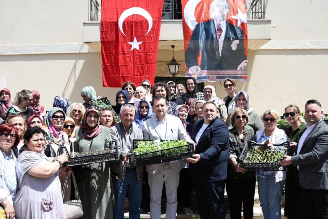 Silivri Belediyesi'nden Kadın Çiftçilere 80.000 Fide Desteği