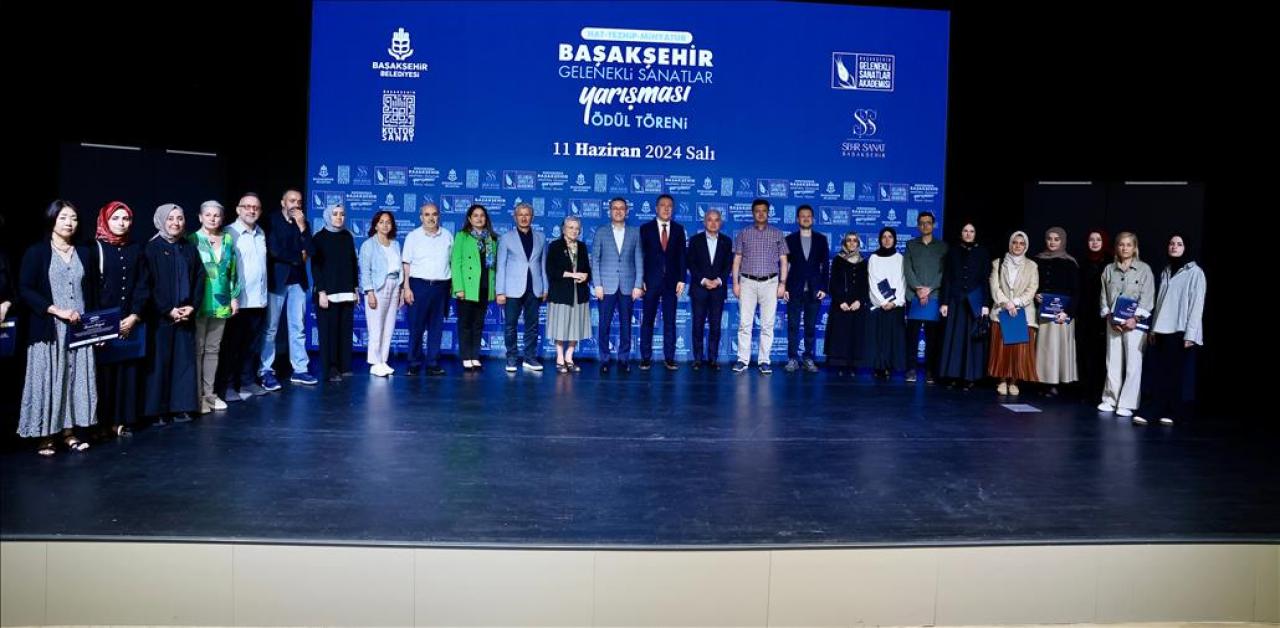 BAŞKAN KARTOĞLU: “GELENEKLİ SANATLARIMIZIN AYAKTA KALMASINI İSTİYORUZ“