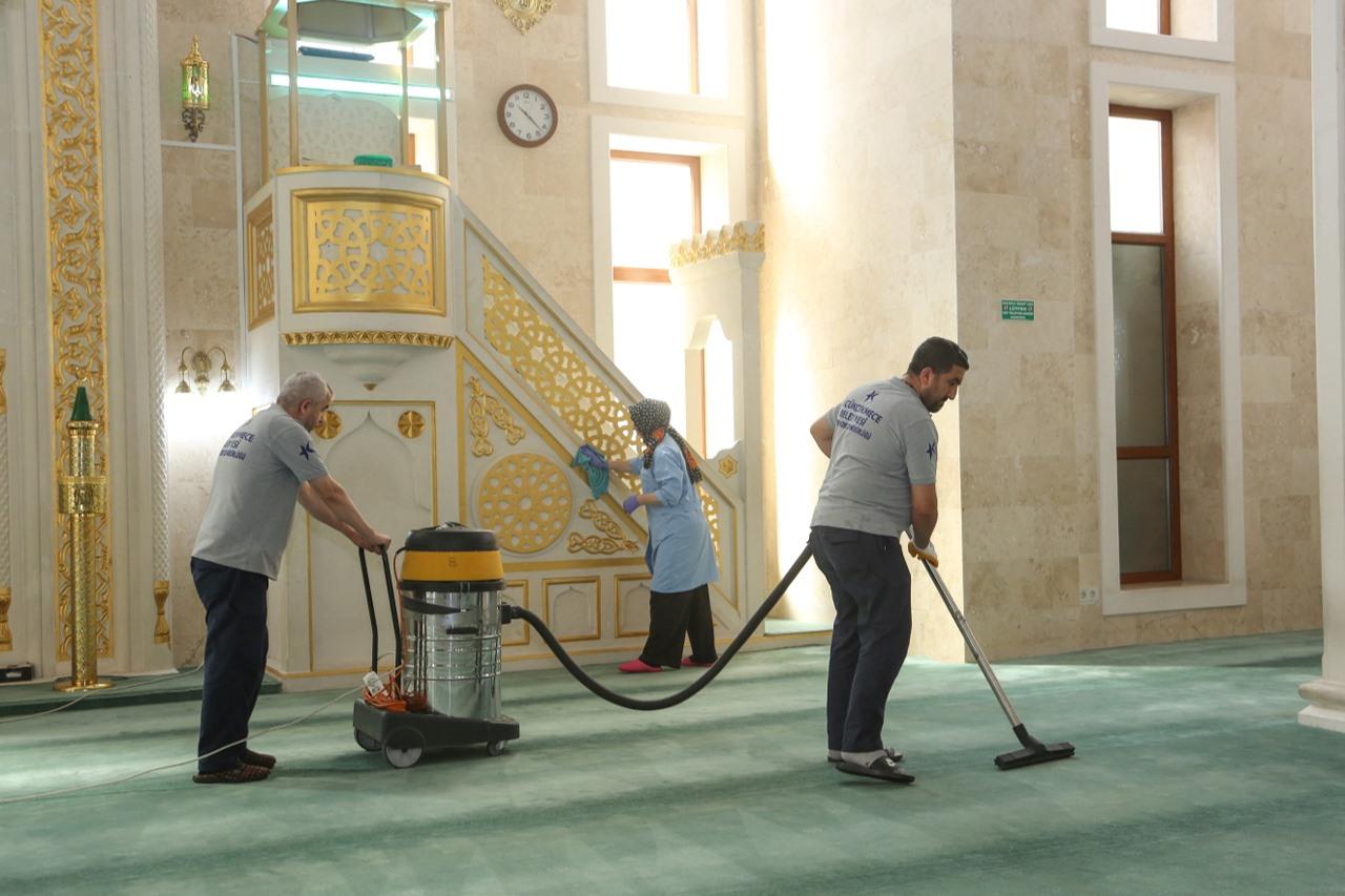 BAYRAM HAZIRLIKLARI HIZ KESMİYOR