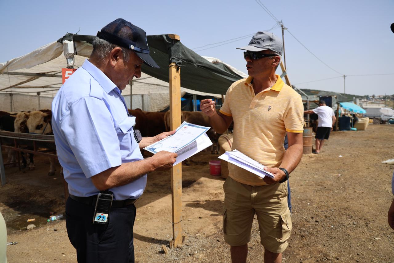ATAŞEHİR ZABITASI, KURBAN BAYRAMI ÖNCESİ SATIM VE KESİM ALANLARINDA GÖZ AÇTIRMIYOR