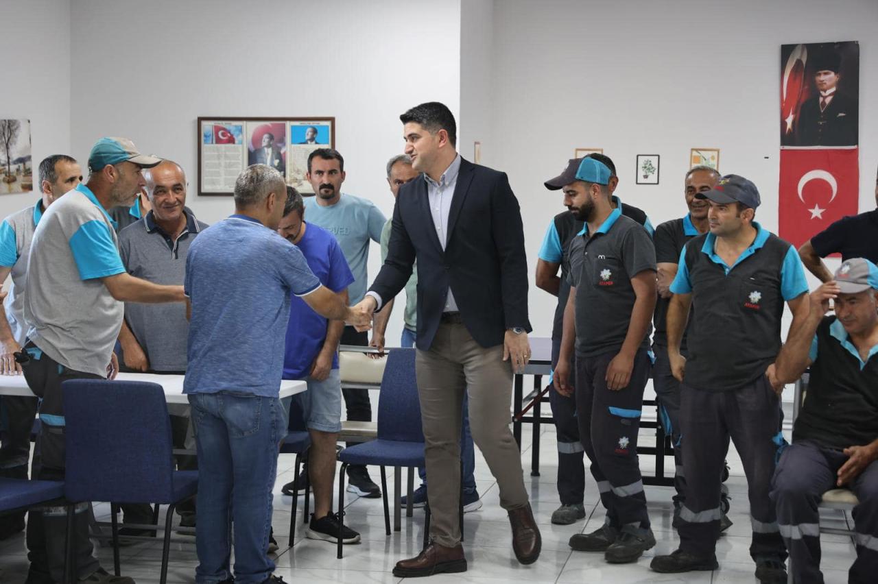 BAŞKAN ADIGÜZEL’DEN, BAYRAMDA GÖREV YAPAN ÇALIŞANLARINA ZİYARET