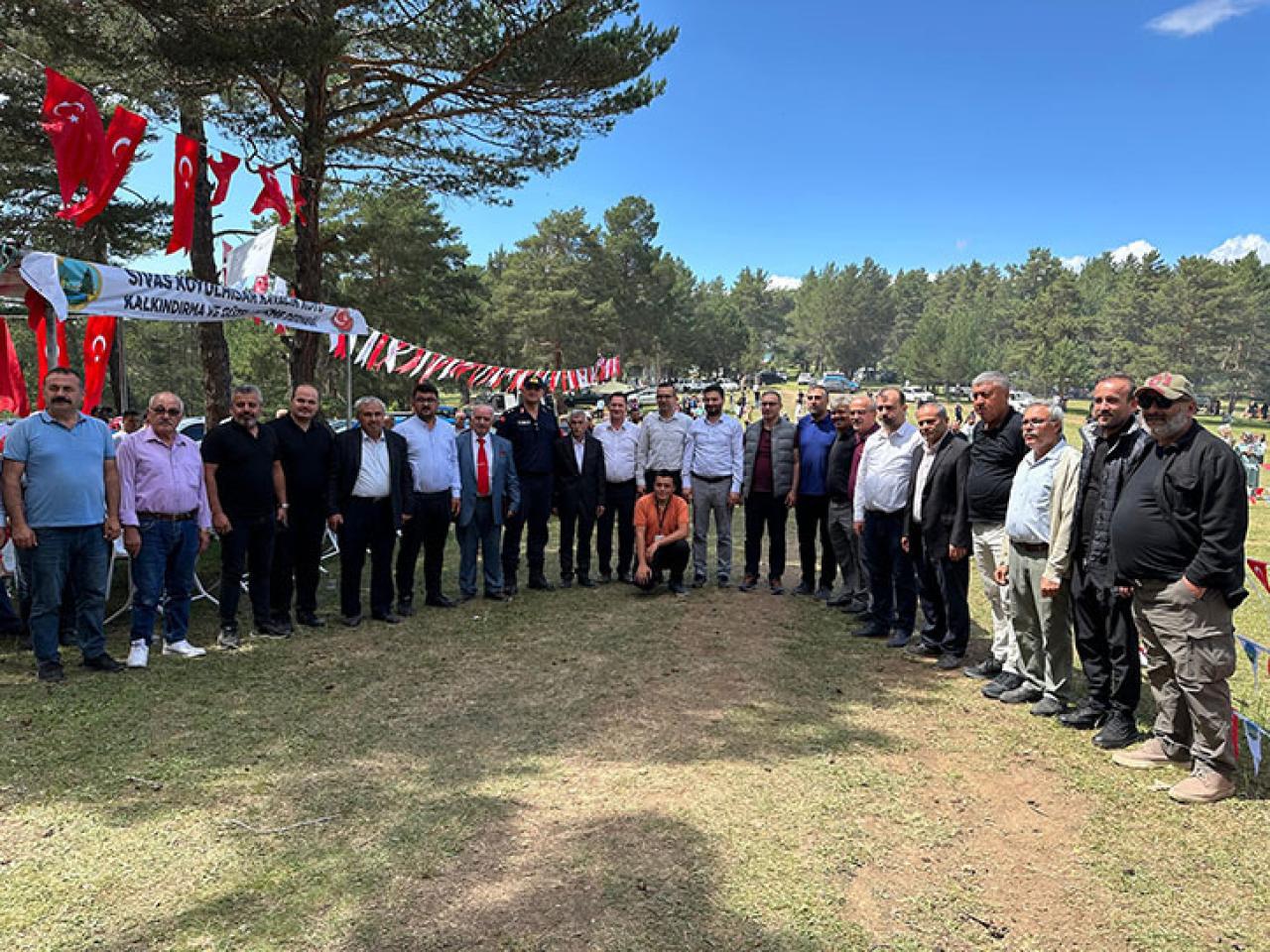 BAŞKAN ÖZTEKİN BAYRAMDA ANADOLU’DAKİ HEMŞEHRİLERİYLE BİR ARAYA GELDİ