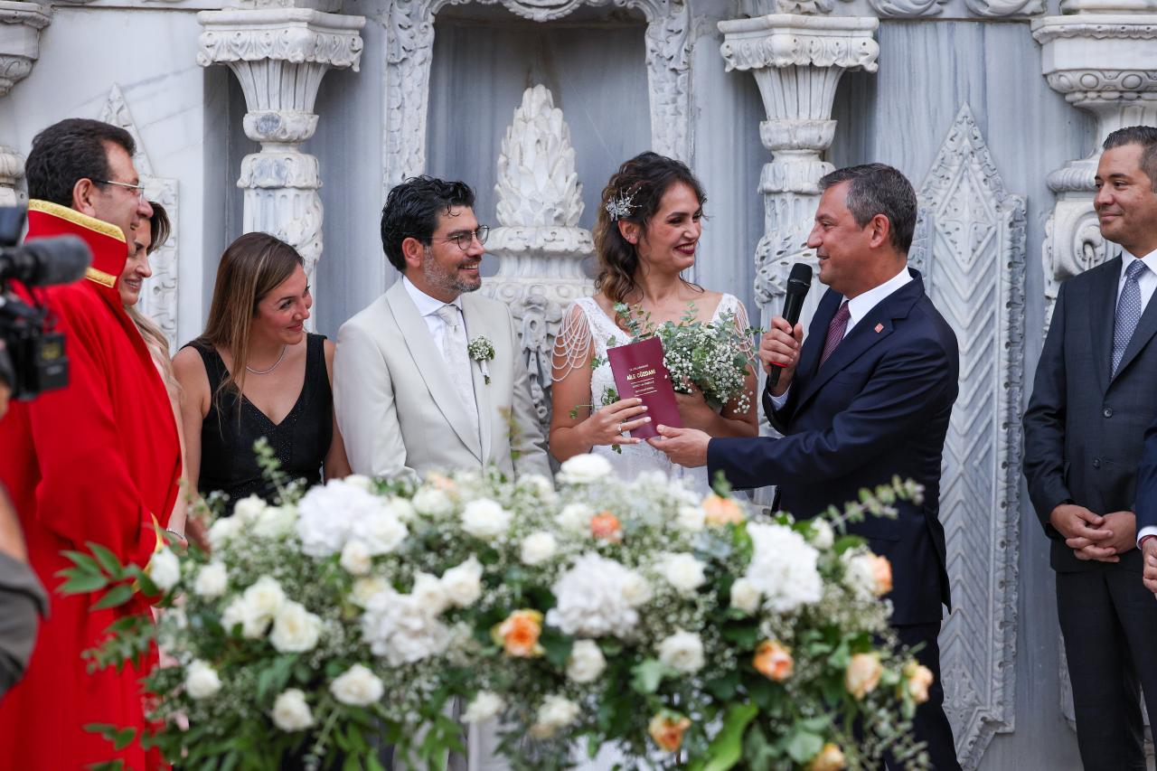 CHP Genel Başkanı Özgür Özel, Gülşah ve Oğuz Çiftinin Nikah Törenine Katıldı