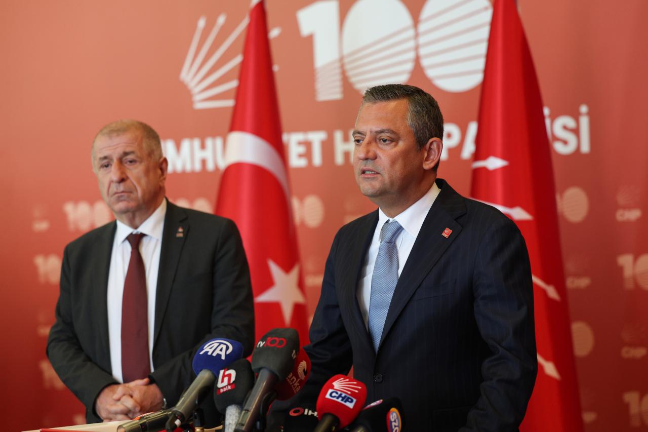 CHP Lideri Özgür Özel: “Bu Tartışmayı Siyasi Çekişme Noktasına Getirmeye Çalışmak Milli Takım’a Zarar Verir”