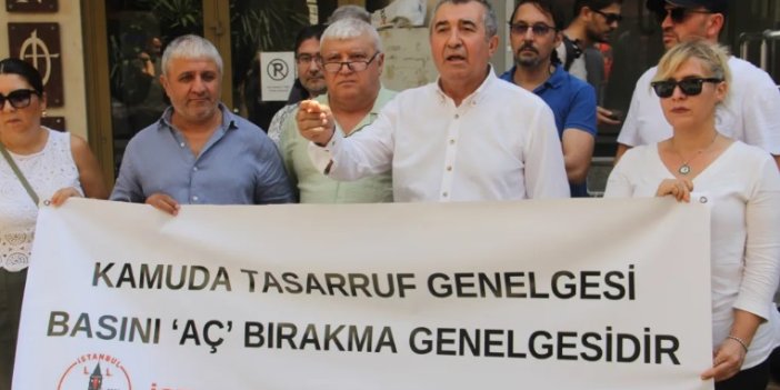 Gazeteciler Basın İlan Önünde: 'Basını Aç Bırakma Genelgesi'