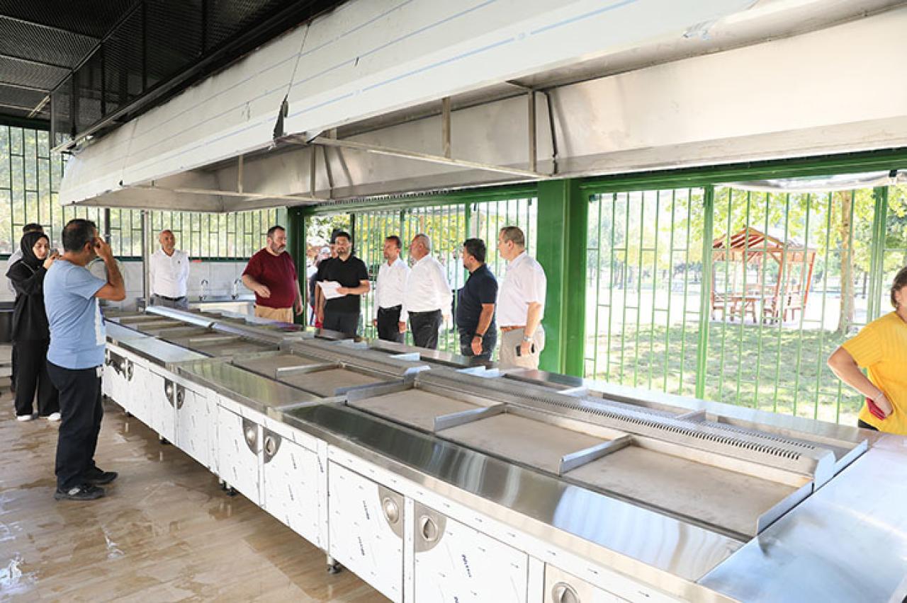 HASBAHÇE'DE DUMANSIZ PİKNİK KEYFİ