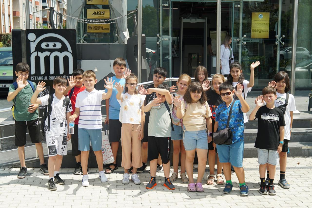 BİLGİ EVLERİ VE ÇOCUK ÜNİVERSİTESİ GEZİLERİ BAŞLADI