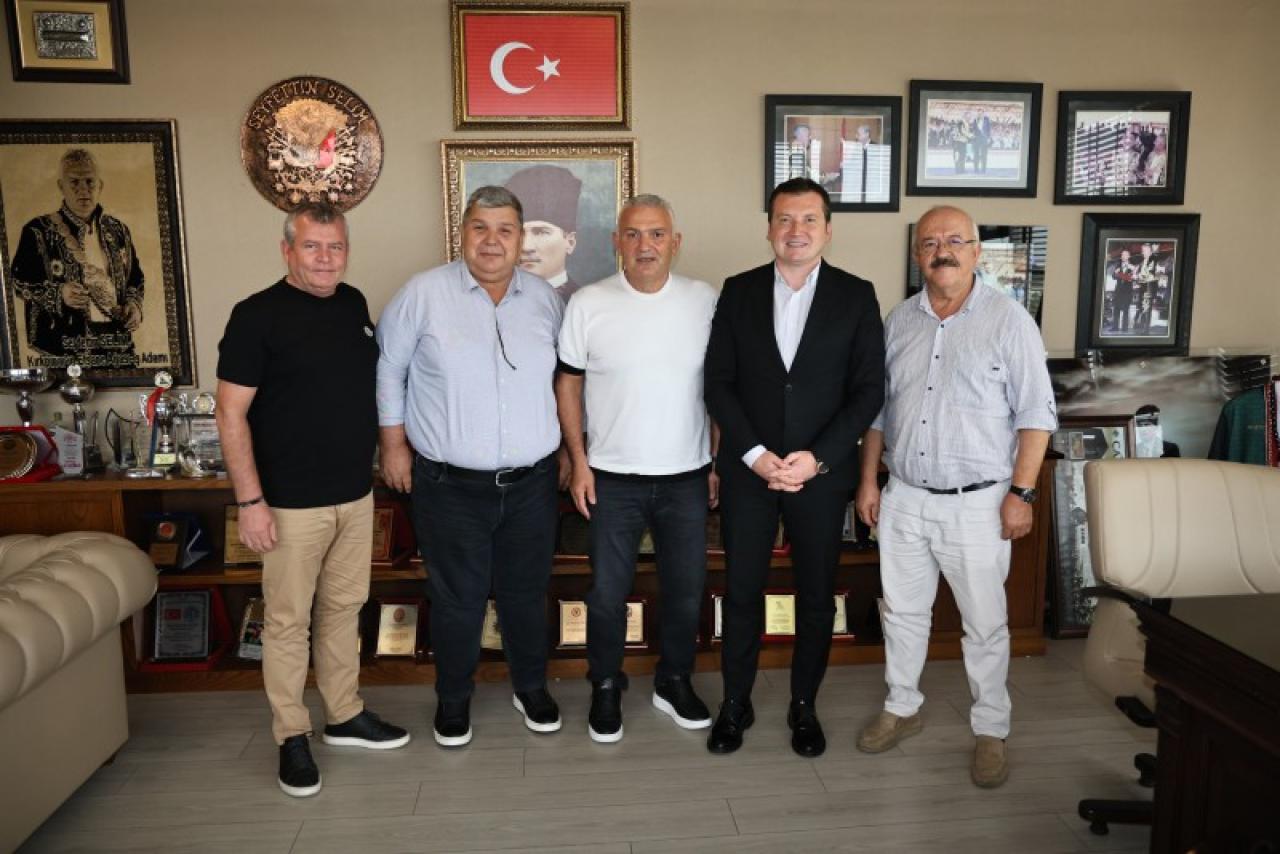 Silivri Belediye Başkanı Bora Balcıoğlu’ndan Güreş Ağalarına Ziyaret