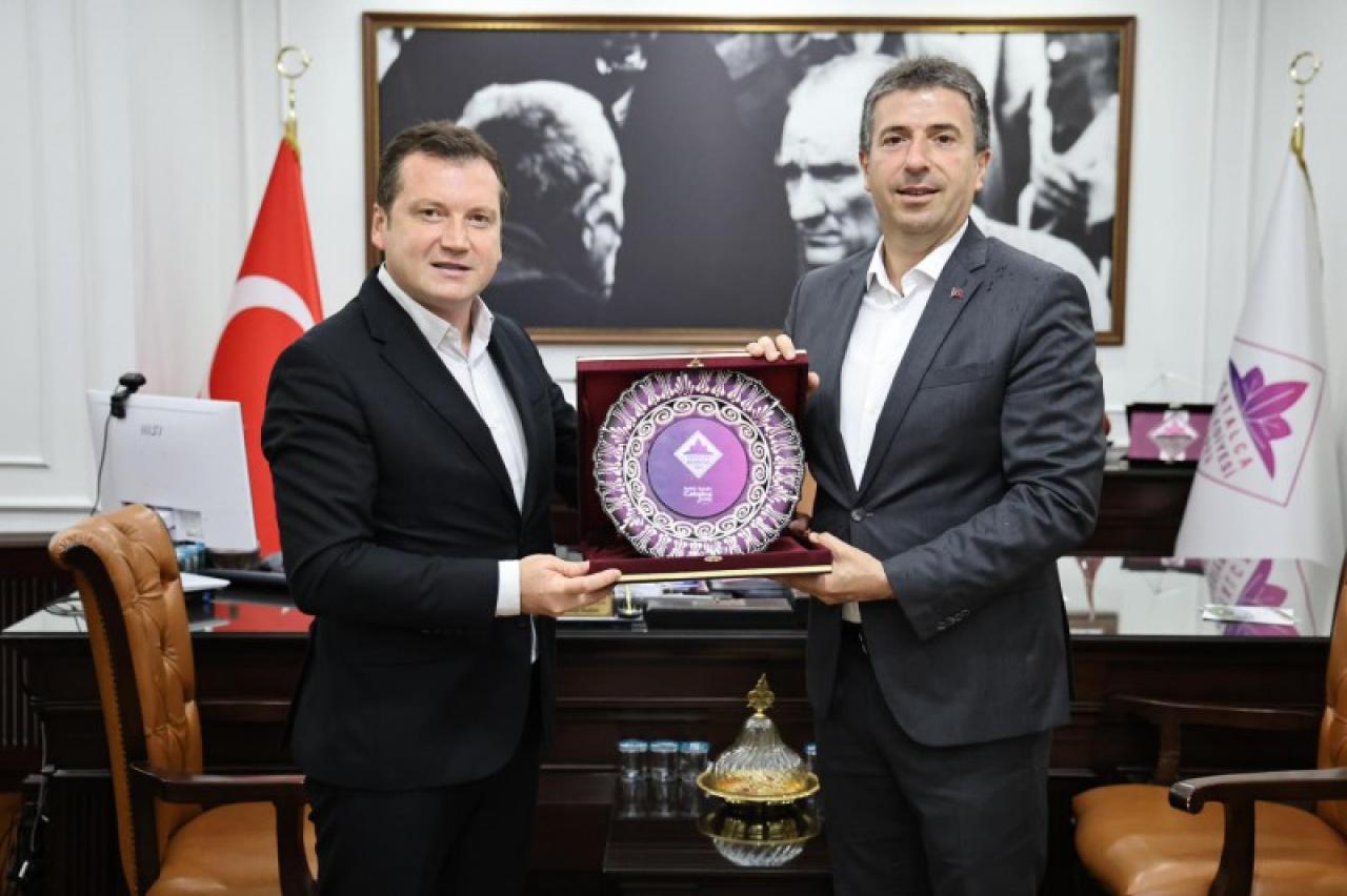 Silivri Belediye Başkanı Bora Balcıoğlu, Çatalca Belediye Başkanı Erhan Güzel’i Ziyaret Etti