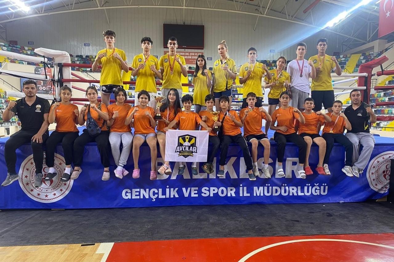 AVCILAR BELEDİYE SPOR MADALYAYA DOYMUYOR