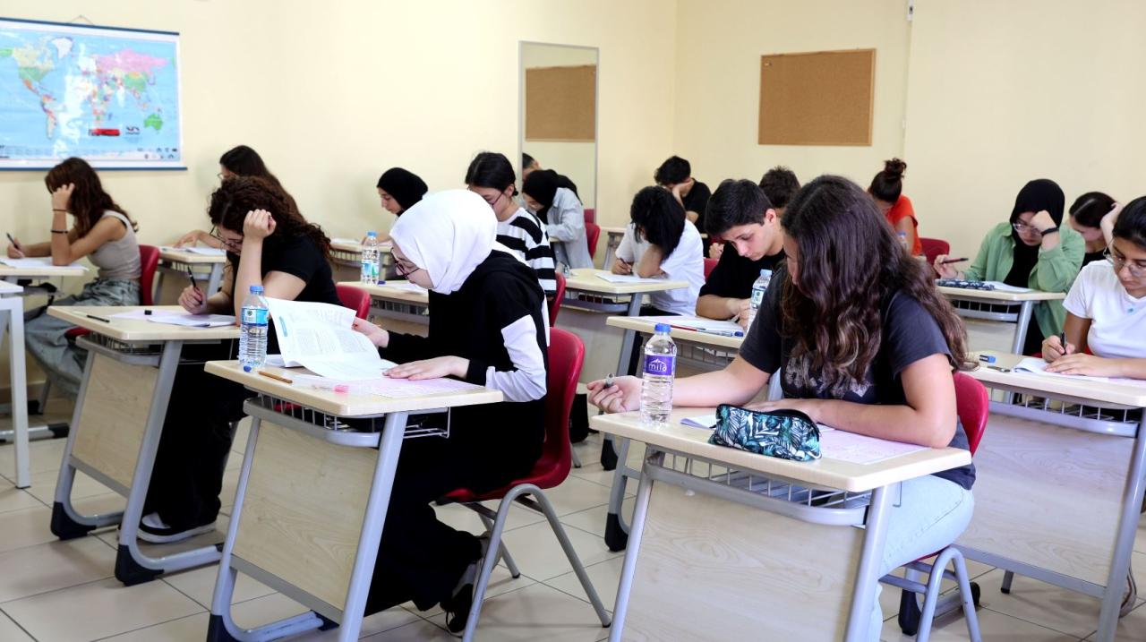 2025 TYT VE AYT’YE HAZIRLIK: DENEME SINAVLARI BAŞLADI
