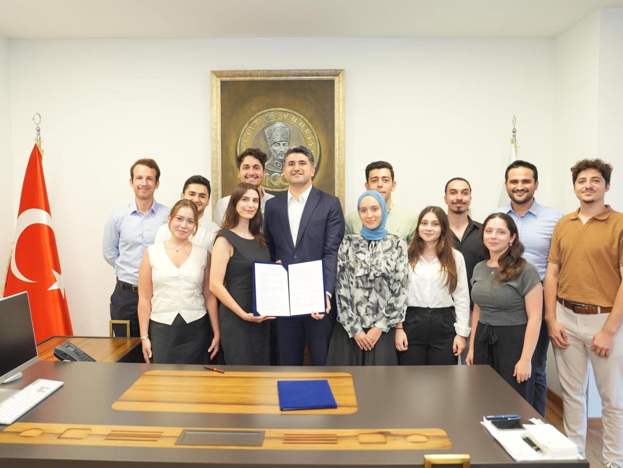 ATAŞEHİR BELEDİYESİ, İSTANBUL GENÇLİK PLATFORMU İLE İŞ BİRLİĞİ PROTOKOLÜ İMZALADI