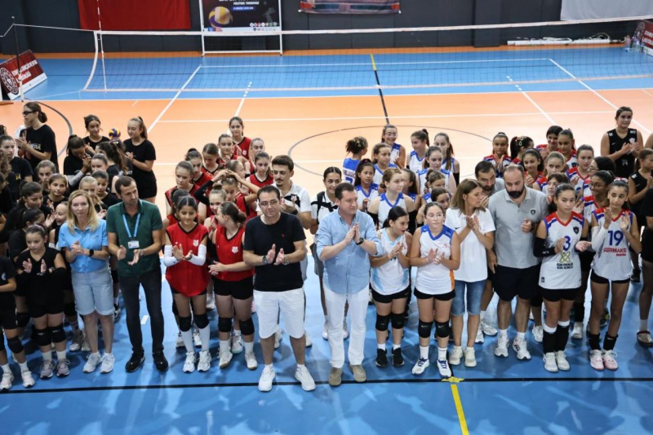 Silivri'de 30 Ağustos Zafer Bayramı Coşkusu: Zafer Kupası Voleybol Turnuvası Başladı
