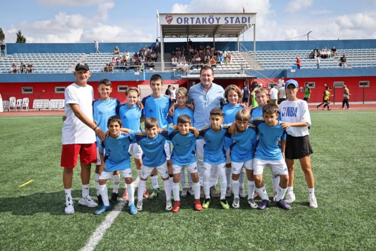 Başkan Balcıoğlu’nun Santra Vuruşuyla 30 Ağustos Zafer Kupası Futbol Turnuvası Başladı