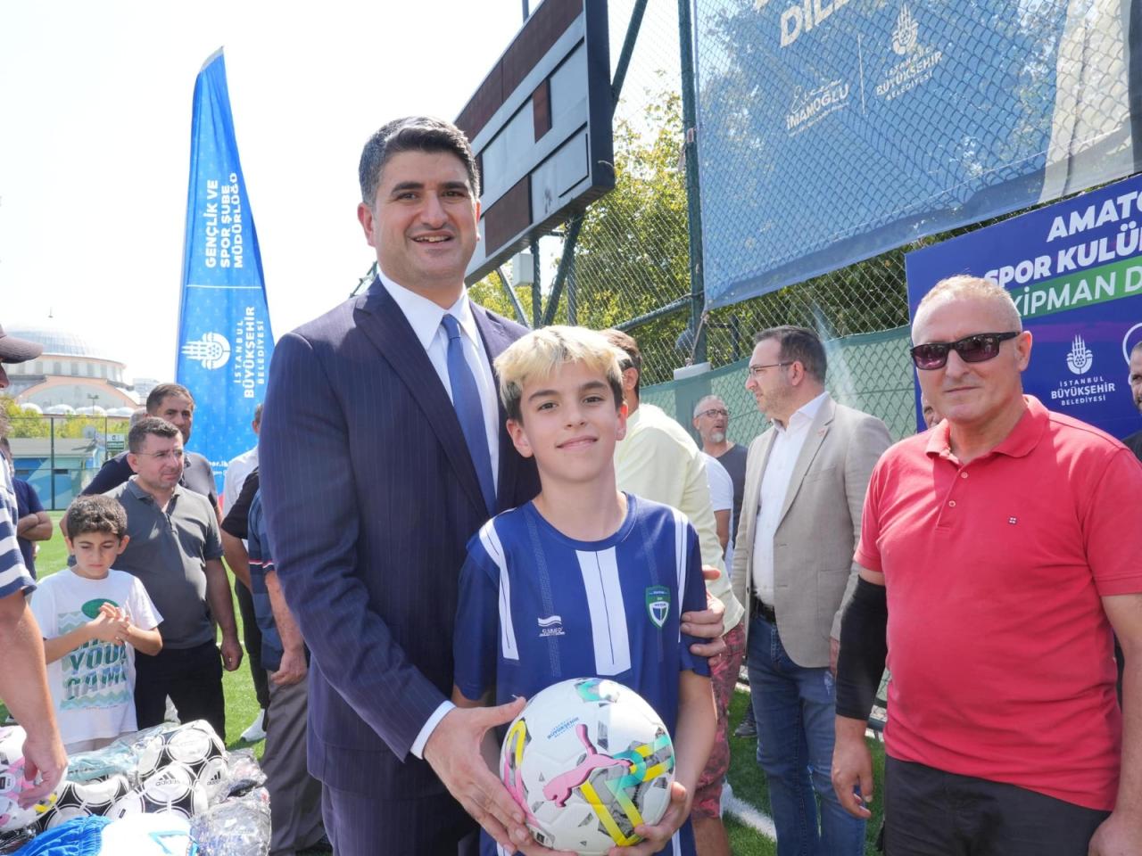 İBB VE ATAŞEHİR BELEDİYESİ İŞ BİRLİĞİYLE 23 SPOR KULÜBÜNE DESTEK