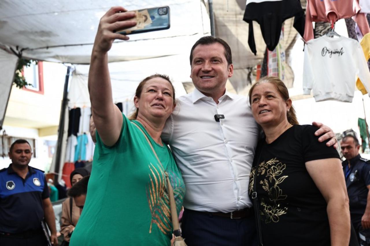 Silivri Belediye Başkanı Bora Balcıoğlu, Silivri Semt Pazarını Ziyaret Etti