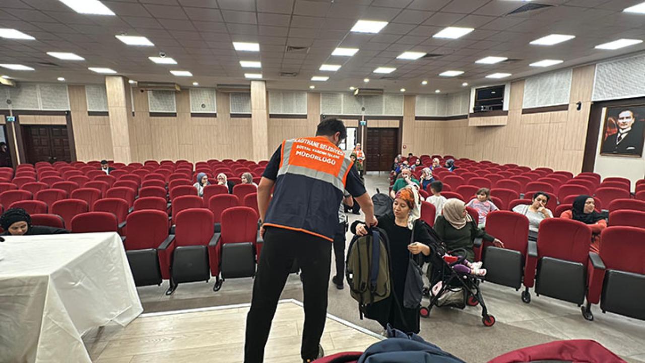 KÂĞITHANE BELEDİYESİ'NDEN 10 BİNE YAKIN ÖĞRENCİYE ÇANTA VE KIRTASİYE DESTEĞİ