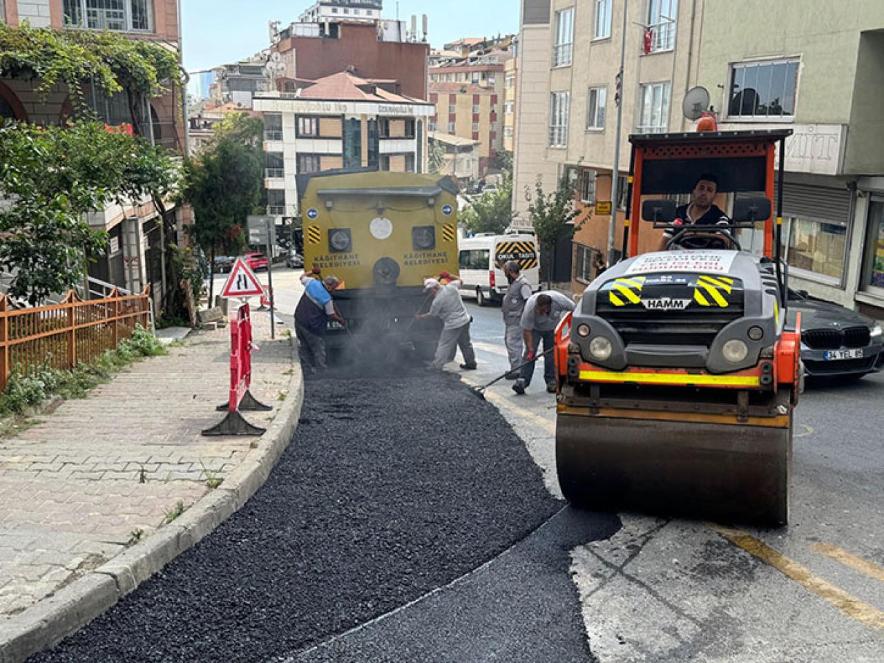 KÂĞITHANE BELEDİYESİ’NDEN YOL BAKIM VE ASFALTLAMA ÇALIŞMALARI