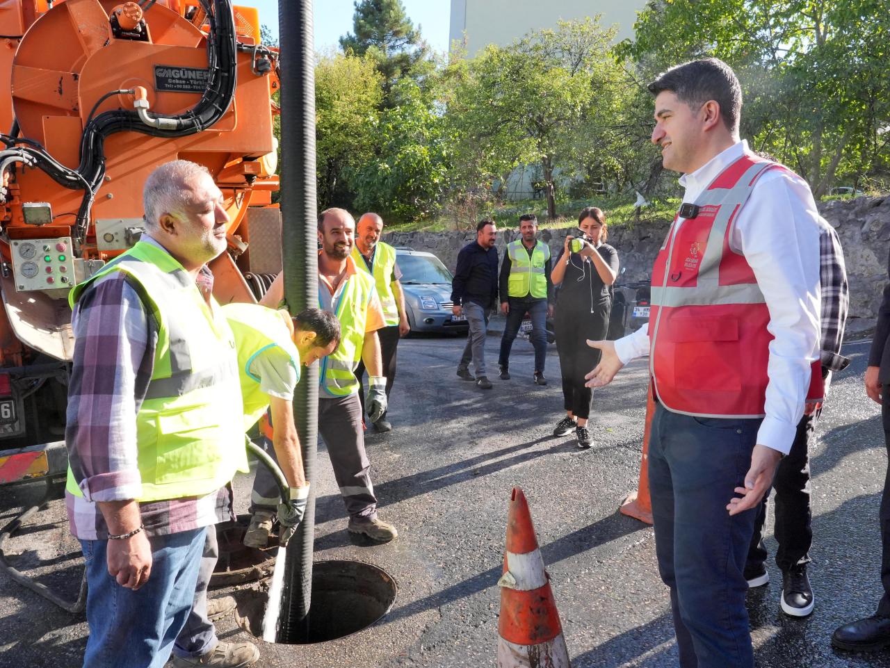 TEMİZLİK SEFERBERLİĞİNİN BU HAFTAKİ DURAĞI MEVLANA MAHALLESİ OLDU