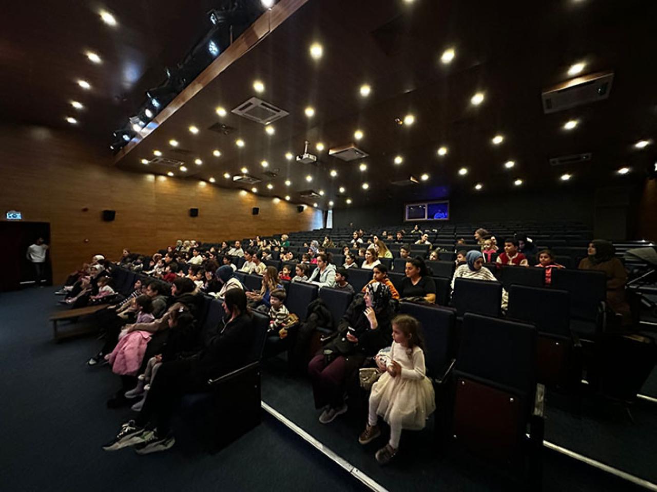 KÂĞITHANE KÜLTÜR SANAT SEZONUNU AÇTI