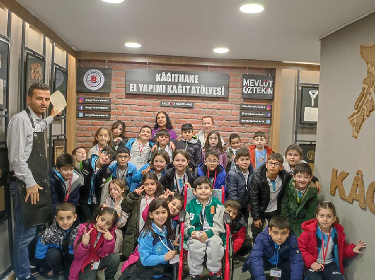 KÂĞITHANE BELEDİYESİ’NDEN ÇOCUKLARA ÖZEL EL YAPIMI KÂĞIT DENEYİMİ