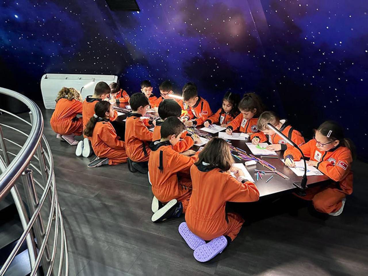 EL BATTANİ UZAY EVİ İLE ÇOCUKLAR UZAYI KEŞFEDİYOR