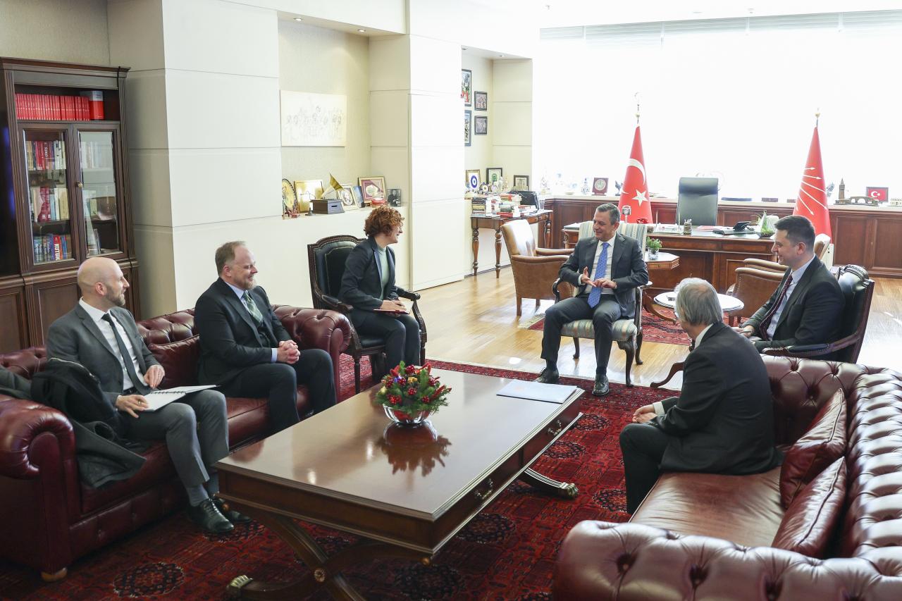 CHP Başkanı Özgür Özel, Büyükelçi Hamilton’u Kabul Etti