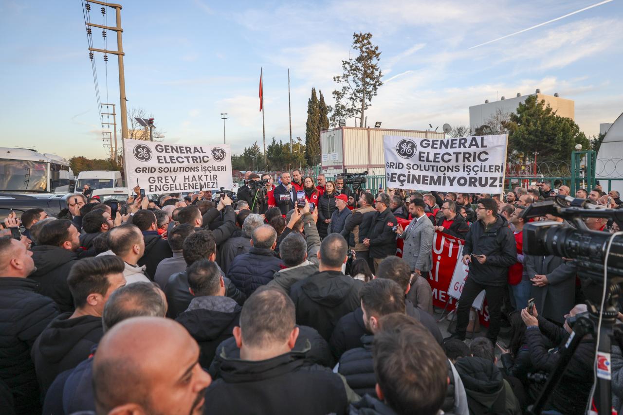 Cumhuriyet Halk Partisi Genel Başkanı Özgür Özel: “Biz Emekçimizin Yanındayız”