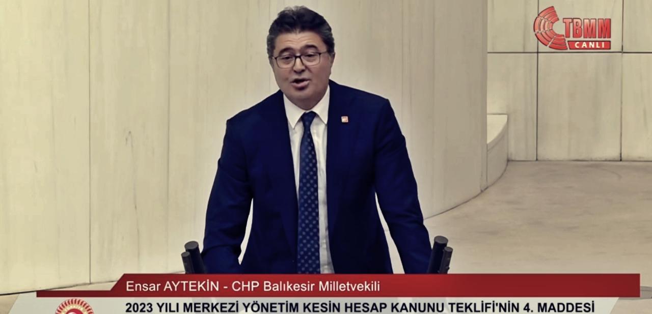 Ensar Aytekın’den Bütçe Çıkışı: Sustuğunuz Her Zulüm, Boynunuzdaki Kravat Gibi Vicdanınıza Bir Ömür Boyu Asılı Kalır