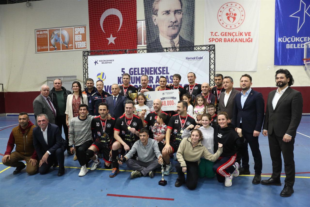 VOLEYBOL TURNUVASI’NA 624 SPORCUNUN PERFORMANSI DAMGA VURDU