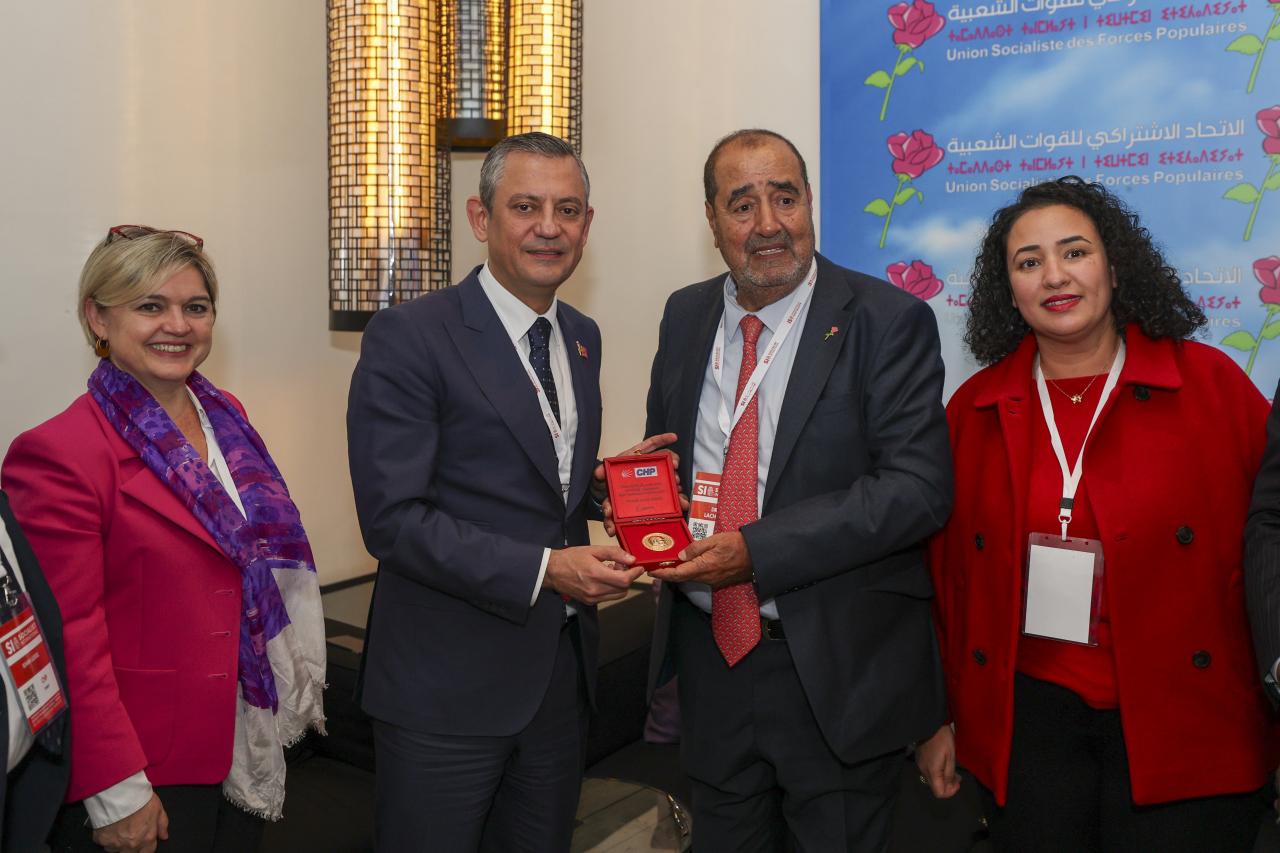 CHP Genel Başkanı Özgür Özel, Fas’ta USFP Birinci Sekreteri Driss Lachgar ile Bir Araya Geldi