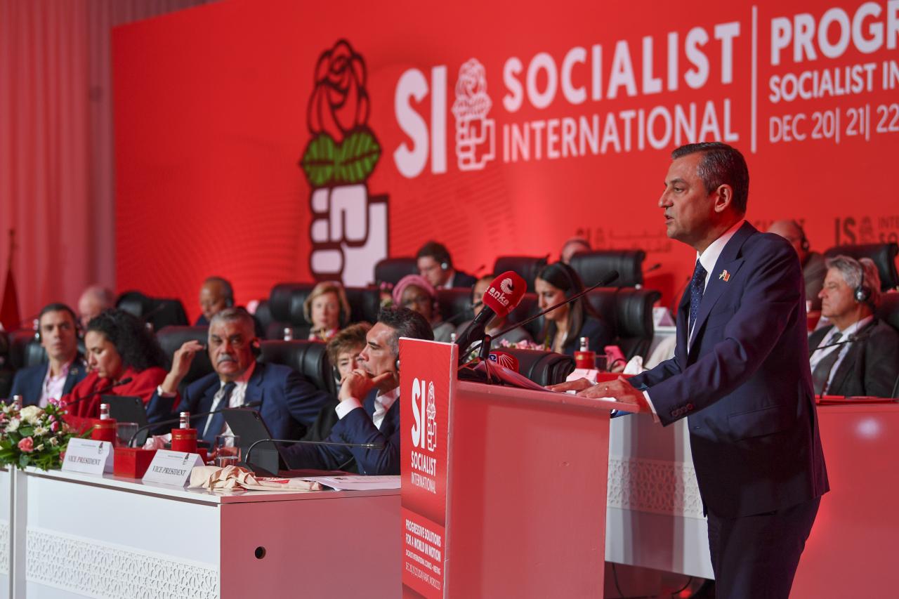 CHP Lideri Özgür Özel SE Konsey Toplantısında Konuştu: “Beklentimiz Türkiye’nin Göç Yükünün Paylaşılması”