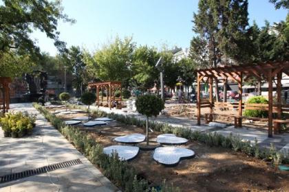 YAHYA KEMAL PARKI YENİLENEN GÖRÜNTÜSÜYLE GÖZ KAMAŞTIRIYOR