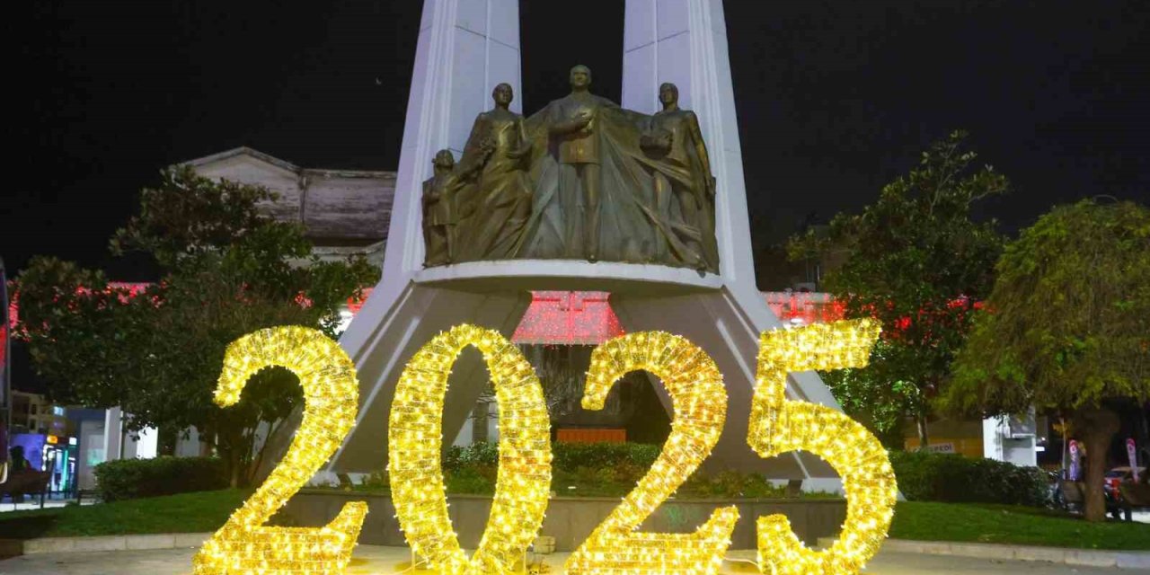 BAKIRKÖY IŞIL IŞIL GÖRÜNÜMÜYLE YENİ YILA HAZIR